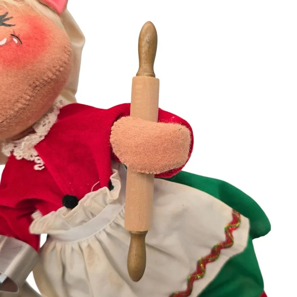 Annalee 2008 Chef Mouse Doll Rolling Pin & Cookie Cutter 10